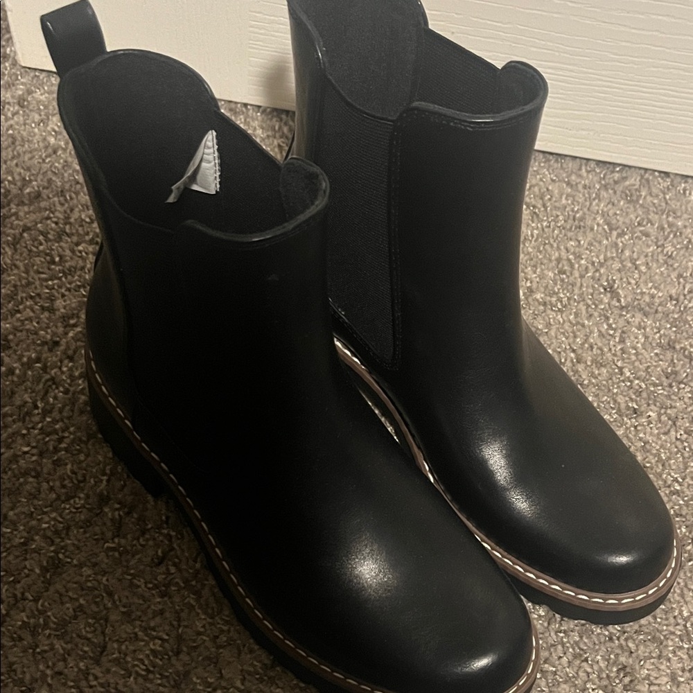 Womens Celina Chelsea Ankle Boots SZ 7